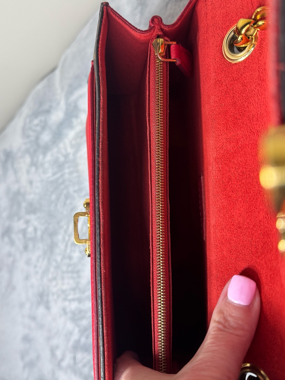 Louis Vuitton Victoire Monogram Red Chain Shoulder Bag - Picture 11 of 13